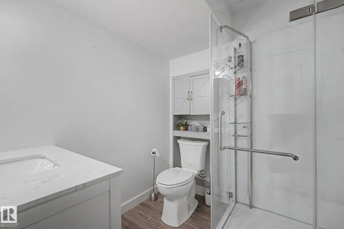 610 Mcdonough Link Link Nw, Edmonton, AB - Indoor Photo Showing Bathroom