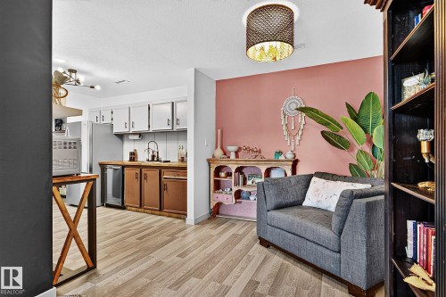 #29 2115 118 St Nw, Edmonton, AB - Indoor