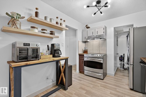 #29 2115 118 St Nw, Edmonton, AB - Indoor Photo Showing Kitchen