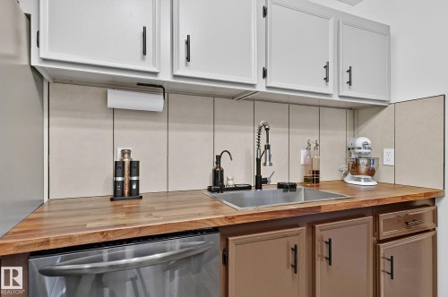 #29 2115 118 St Nw, Edmonton, AB - Indoor Photo Showing Kitchen