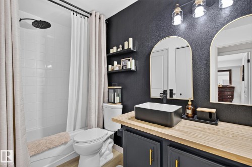 #29 2115 118 St Nw, Edmonton, AB - Indoor Photo Showing Bathroom