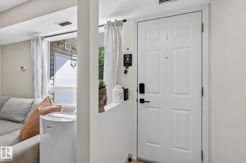 #29 2115 118 St Nw, Edmonton, AB - Indoor Photo Showing Other Room