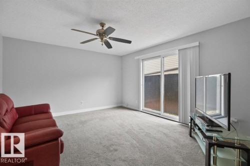 3205 104A Street Nw, Edmonton, AB - Indoor