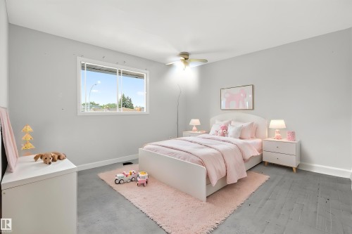 3205 104A Street Nw, Edmonton, AB - Indoor Photo Showing Bedroom
