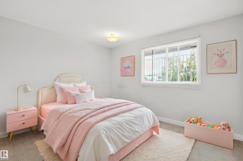 3205 104A Street Nw, Edmonton, AB - Indoor Photo Showing Bedroom