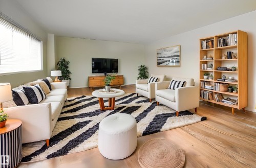 #608 10021 116 St Nw, Edmonton, AB - Indoor Photo Showing Living Room