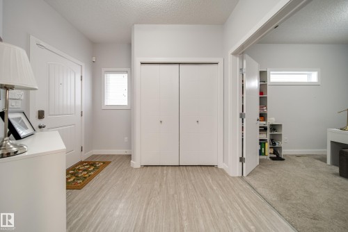 7314 Edgemont Way Nw, Edmonton, AB - Indoor Photo Showing Laundry Room