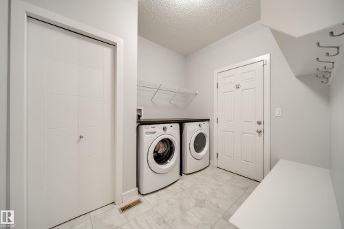 7314 Edgemont Way Nw, Edmonton, AB - Indoor Photo Showing Laundry Room