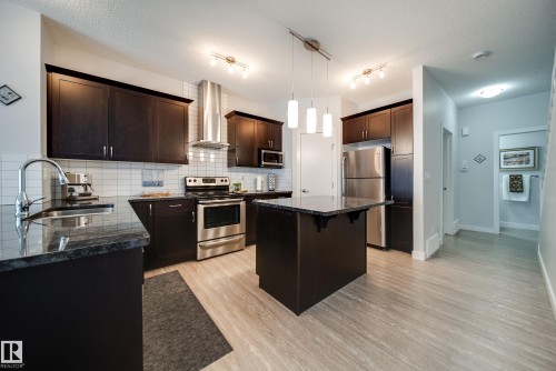 7314 Edgemont Way Nw, Edmonton, AB - Indoor Photo Showing Kitchen With Stainless Steel Kitchen With Upgraded Kitchen