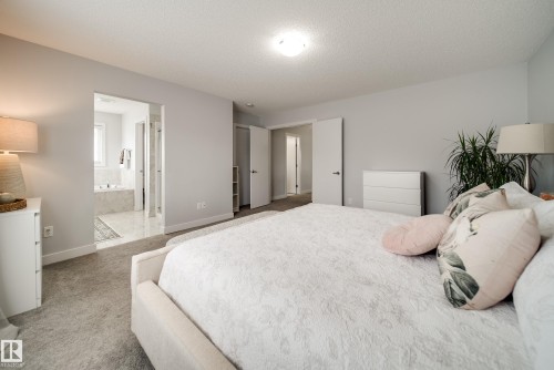 7314 Edgemont Way Nw, Edmonton, AB - Indoor Photo Showing Bedroom