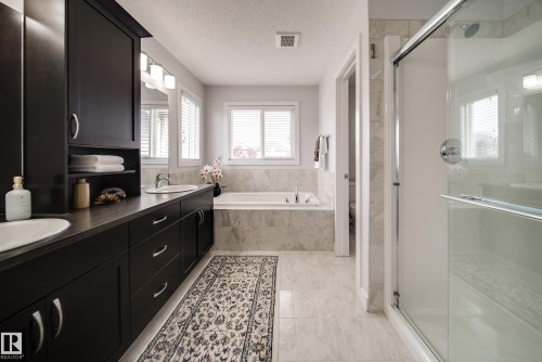 7314 Edgemont Way Nw, Edmonton, AB - Indoor Photo Showing Bathroom