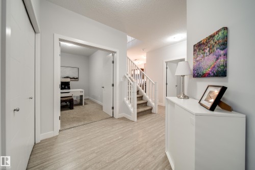 7314 Edgemont Way Nw, Edmonton, AB - Indoor Photo Showing Other Room