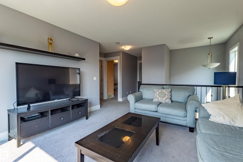 522 174A Street Sw, Edmonton, AB - Indoor Photo Showing Living Room