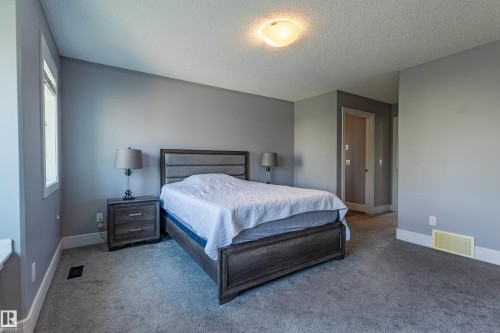 522 174A Street Sw, Edmonton, AB - Indoor Photo Showing Bedroom