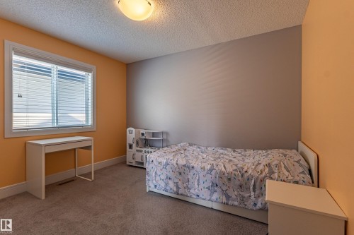 522 174A Street Sw, Edmonton, AB - Indoor Photo Showing Bedroom