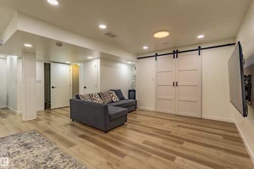 522 174A Street Sw, Edmonton, AB - Indoor