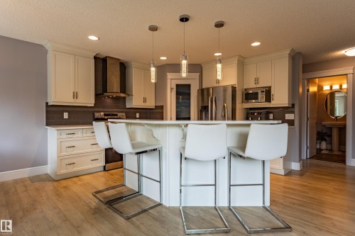 522 174A Street Sw, Edmonton, AB - Indoor Photo Showing Kitchen With Upgraded Kitchen