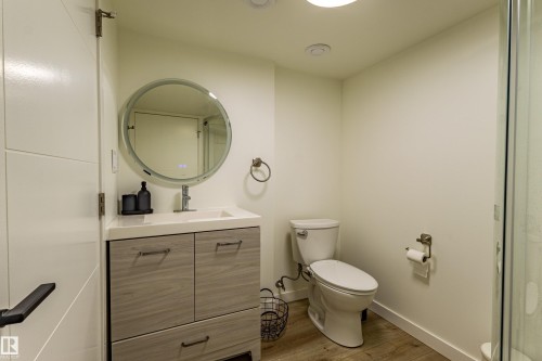522 174A Street Sw, Edmonton, AB - Indoor Photo Showing Bathroom
