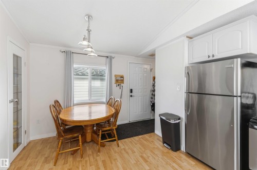 3402 Lakeview Point(E) Northwest, Edmonton, AB - Indoor Photo Showing Dining Room
