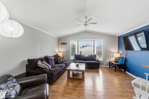 3402 Lakeview Point(E) Northwest, Edmonton, AB - Indoor Photo Showing Living Room