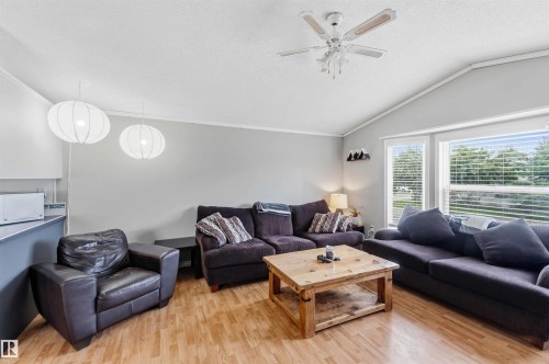 3402 Lakeview Point(E) Northwest, Edmonton, AB - Indoor Photo Showing Living Room