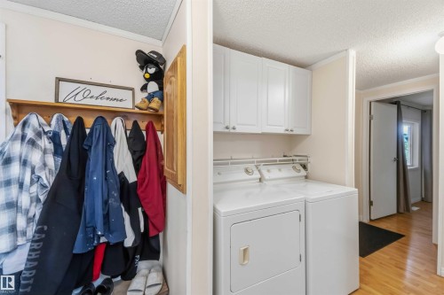 3402 Lakeview Point(E) Northwest, Edmonton, AB - Indoor Photo Showing Laundry Room