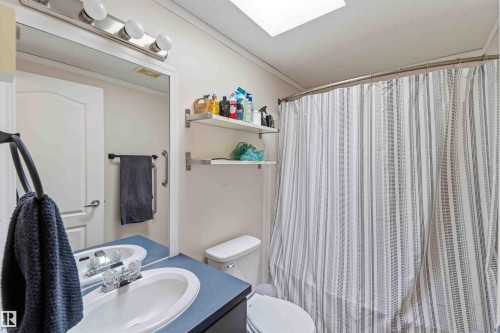 3402 Lakeview Point(E) Northwest, Edmonton, AB - Indoor Photo Showing Bathroom