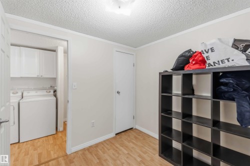 3402 Lakeview Point(E) Northwest, Edmonton, AB - Indoor Photo Showing Laundry Room