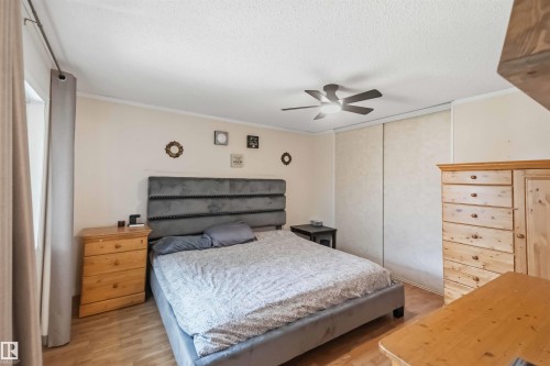 3402 Lakeview Point(E) Northwest, Edmonton, AB - Indoor Photo Showing Bedroom