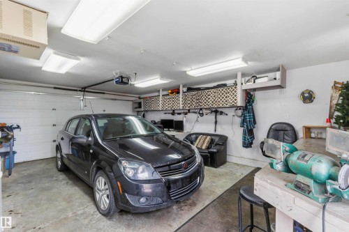 3402 Lakeview Point(E) Northwest, Edmonton, AB - Indoor Photo Showing Garage