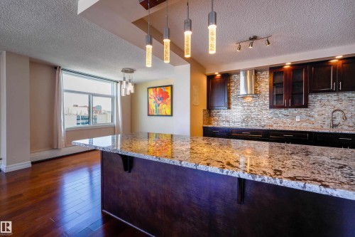 #1501 11710 100 Av Nw, Edmonton, AB - Indoor Photo Showing Kitchen