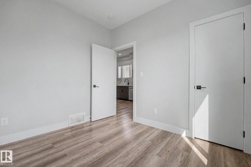 10333 157 Street Nw, Edmonton, AB - Indoor Photo Showing Other Room