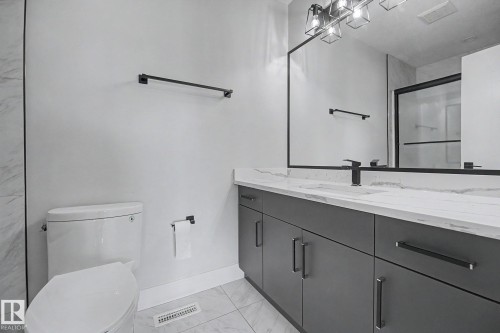 10333 157 Street Nw, Edmonton, AB - Indoor Photo Showing Bathroom
