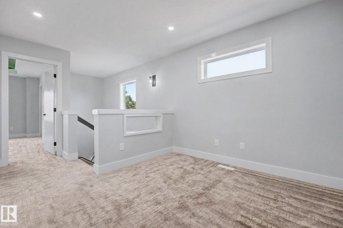 10333 157 Street Nw, Edmonton, AB - Indoor Photo Showing Other Room