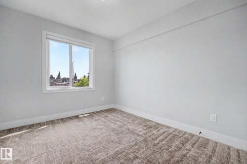 10333 157 Street Nw, Edmonton, AB - Indoor Photo Showing Other Room