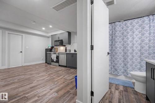 10333 157 Street Nw, Edmonton, AB - Indoor Photo Showing Other Room