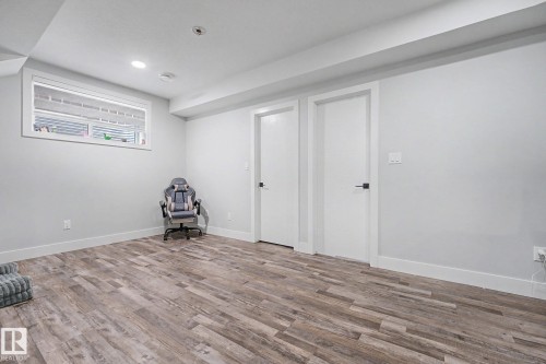 10333 157 Street Nw, Edmonton, AB - Indoor