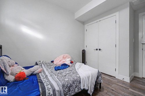 10333 157 Street Nw, Edmonton, AB - Indoor Photo Showing Bedroom