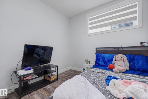 10333 157 Street Nw, Edmonton, AB - Indoor Photo Showing Bedroom