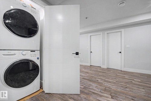 10333 157 Street Nw, Edmonton, AB - Indoor Photo Showing Laundry Room