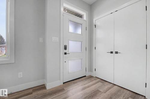 10333 157 Street Nw, Edmonton, AB - Indoor Photo Showing Other Room
