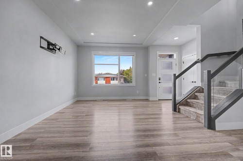 10333 157 Street Nw, Edmonton, AB - Indoor Photo Showing Other Room