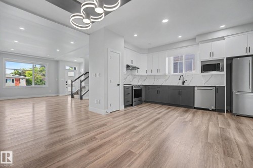 10333 157 Street Nw, Edmonton, AB - Indoor Photo Showing Kitchen