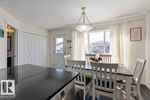 21247 91 Avenue Nw, Edmonton, AB - Indoor Photo Showing Dining Room