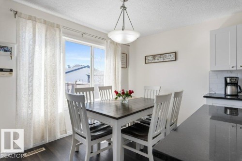 21247 91 Avenue Nw, Edmonton, AB - Indoor Photo Showing Dining Room