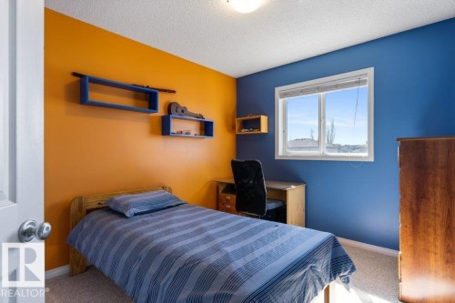21247 91 Avenue Nw, Edmonton, AB - Indoor Photo Showing Bedroom