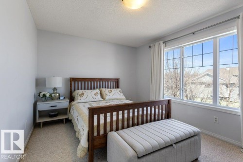21247 91 Avenue Nw, Edmonton, AB - Indoor Photo Showing Bedroom