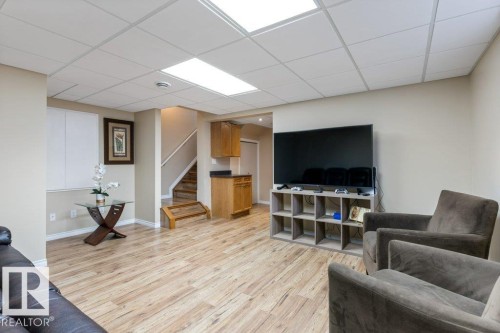21247 91 Avenue Nw, Edmonton, AB - Indoor Photo Showing Other Room