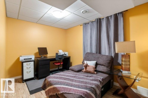 21247 91 Avenue Nw, Edmonton, AB - Indoor Photo Showing Bedroom