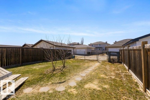 21247 91 Avenue Nw, Edmonton, AB - Outdoor